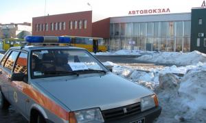 Соціальний патруль у Луцьку врятував чоловіка, який заснув на вулиці