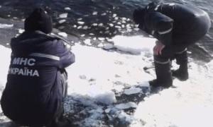 Рятувальники запевнили, що для однієї людини лід товщиною 7 см безпечний