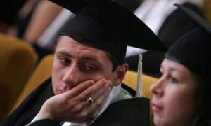 Платну освіту і кількість вишів хочуть переглянути