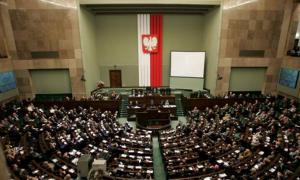 Польський журналіст без перешкод проніс у будівлю сейму бомбу