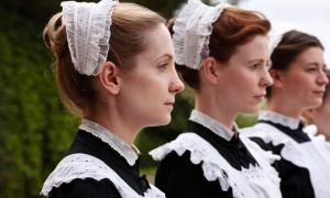 Королева Британії шукає посудомийку, але платитиме їй мало