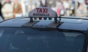 У Франції тисячі таксистів влаштували страйк