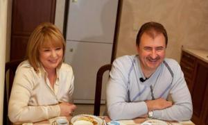 Голова КМДА Олександр Попов після 28 років шлюбу вирішив повінчатися