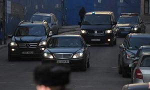 Опозиція пропонує заборонити перекриття доріг для проїзду кортежів чиновників у години пік