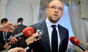 Власенко запевняє, що в лютому його позбавлять недоторканності