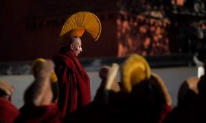 Тибетського монаха засудили до страти за підбурювання до самоспалення