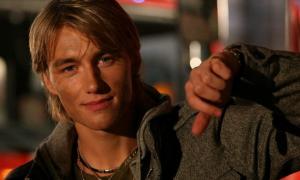 Олексій Воробйов починає розробляти паралізовану руку