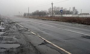 Азаров доручив Вілкулу почати невідкладний ремонт доріг