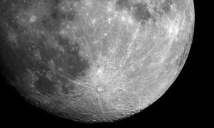 У перші миті життя на Місяці було більше води, ніж на Землі