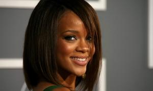 Модні експерти розкритикували першу колекцію Ріанни