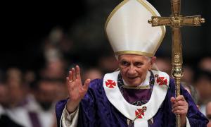 Папа Бенедикт XVI дозволив обрати наступника раніше терміну