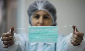 Через спалах грипу лікарів Сімферополя одягли в маски