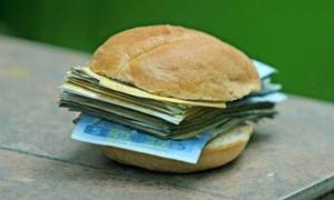 Малозабезпеченим сім’ям цього року додадуть 619 гривень соцдопомоги