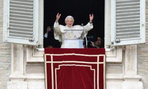 Бенедикт XVI покинув папський престол