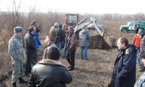 На Донеччині відкопали два незаконні трубопроводи