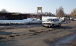 В Укравтодорі прозвітували, що залатали ями на 97% доріг