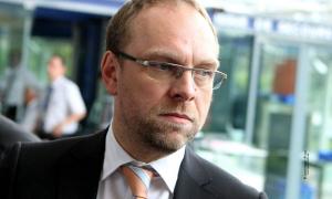 Генпрокуратура хоче ознайомити Власенка з рішенням у справі екс-дружини Окунської