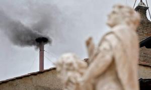 З труби Сікстинської капели пішов чорний дим