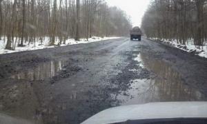 Через ями 100 кілометрів дороги Луцьк-Львів можна проїхати за 4,5 години