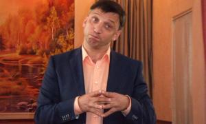 Доктор Пі вважає, що його загиблі пацієнти винні йому гроші