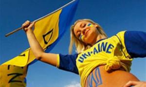Українські жінки живуть на 10 років довше за чоловіків і курять менше, ніж європейки