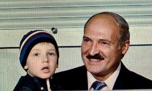 Лукашенко запевняє, що не допустить своїх дітей до політики