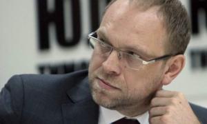 Власенко вважає, що опозиція могла б захищати його жорсткіше