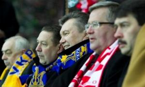 Віктор Янукович, Броніслав Коморовський та Янош Адер разом переглянули футбольний матч Польща - Україна