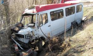 На Херсонщині внаслідок аварії загинули три людини, 15 осіб потрапили до лікарень