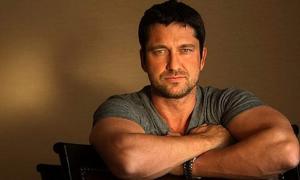 Джерард Батлер рік проходив з переламаними кістками