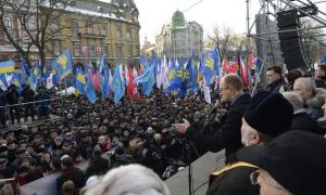 У Тернополі суд заборонив учасникам акції «Вставай, Україно!» наближатись до міліції і прокуратури