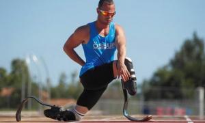 Бігуну, якого звинуватили у вбивстві дівчини, дозволили їздити за кордон на змагання 