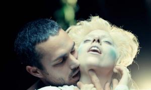 Леді Гага відсвяткувала 27-й день народження в інвалідному візку