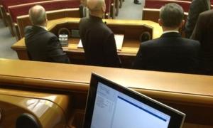 Опозиція оприлюднила нові вимоги та покинула залу засідань