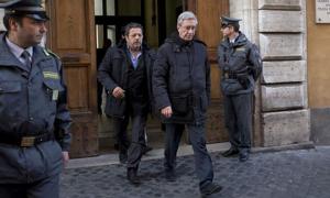 Священик, який керував клінікою Ватикану, привласнив 4 мільйони євро 