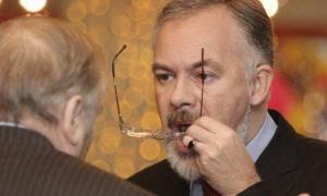 Близькі до чиновників Міносвіти видавництва ділять гроші на підручники