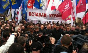 Мітинг опозиції у Полтаві відбувся попри «політичний дебілізм» і зібрав до 8 тисяч людей