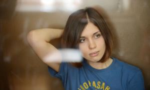 Учасниця Pussy Riot читає у тюрмі Біблію