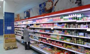 Лучанка з супермаркету хотіла винести під курткою десяток плавлених сирків