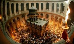 В Єрусалимі у храмі Гробу Господнього зійшов Благодатний вогонь