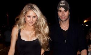 ЗМІ: Енріке Іглесіас та Анна Курнікова наступного тижня одружаться у Маямі