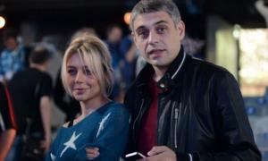 Тіна Кароль провела поминальне богослужіння за чоловіком у Свято-Успенському соборі