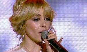 Кароль не змогла стримати сліз на першому виступі після смерті чоловіка 