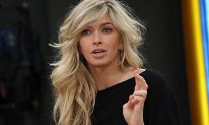 Віра Брежнєва рекламує розкішний Mercedes