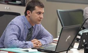 Зеленський бореться із тютюновою залежністю заради доньки