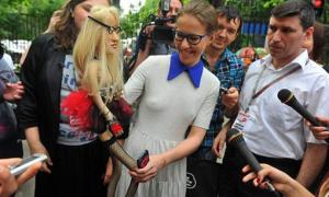 Собчак розпродала свою білизну і дизайнерський одяг зіркових подружок 