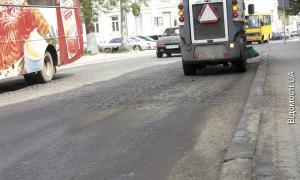 За брудний Луцьк приватній фірмі з бюджету платять дев’ять мільйонів