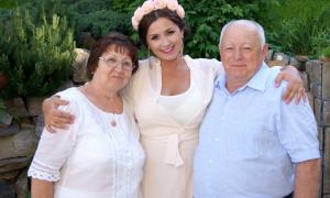 Співачці Галліні на день народження подарували золоту рибку