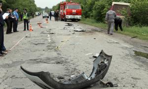 На Хмельниччині рейсовий автобус зніс легковик КІА. Троє людей загинули на місці