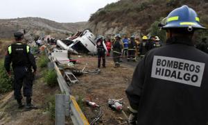 У Мексиці в аварії туристичного автобуса загинуло 16 людей